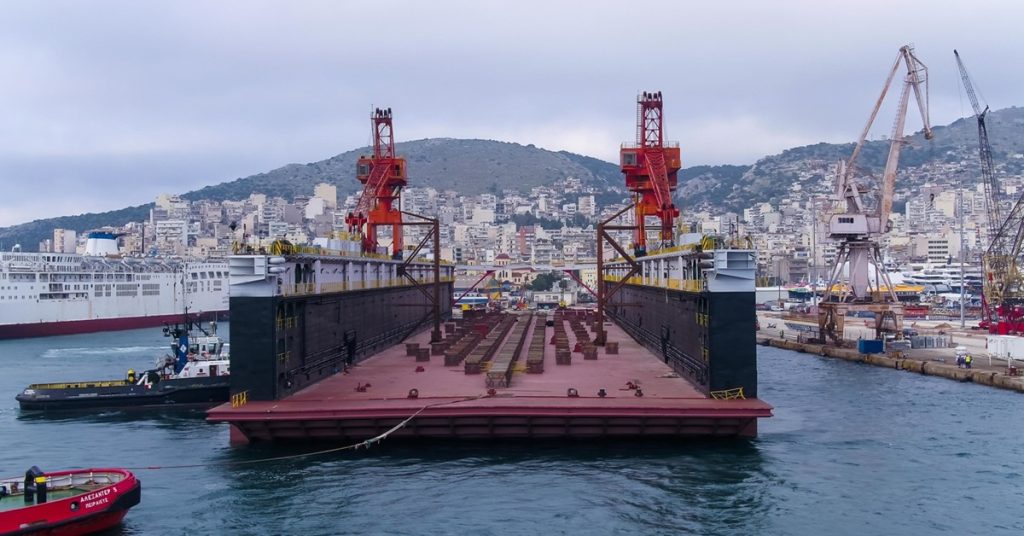 Πλοίο RO-RO προσέκρουσε στο Πέραμα