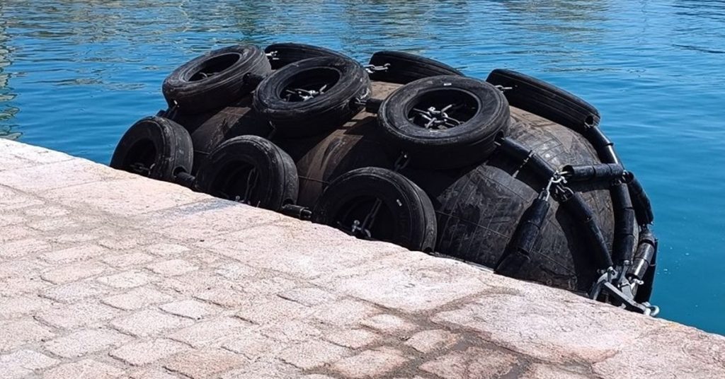 Νέοι προσκρουστήρες στο λιμάνι της Χίου μετά από τριετή αναμονή