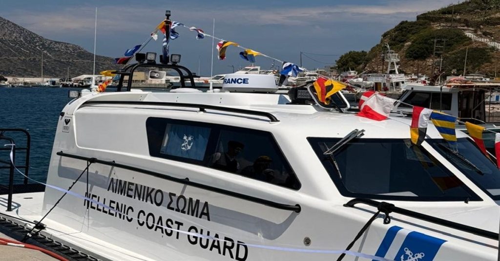 Στους Φούρνους το πρώτο από τα 11 νέα πλωτά ασθενοφόρα του Λιμενικού