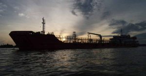 δεξαμενόπλοια στη μαύρη λίστα της ΕΕ