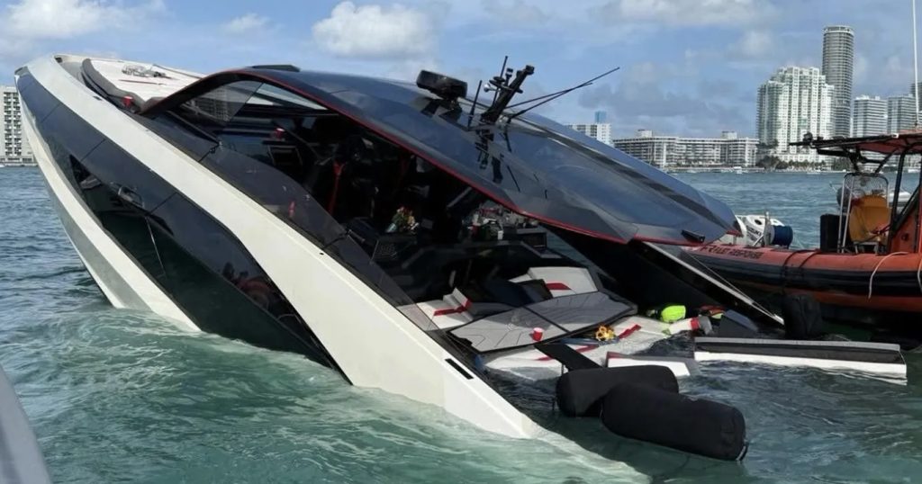 Tο ναυάγιο σκάφους της Lamborghini στο Miami Beach,