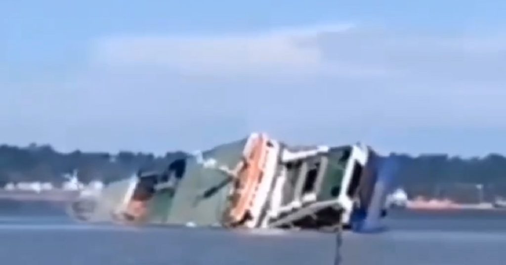 τραγική βύθιση φέριμποτ στην Ινδονησία