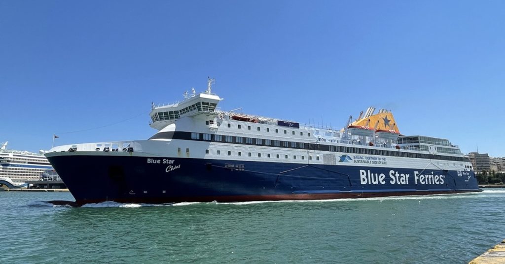 Ο Πλοίαρχος και το Πλήρωμα του «Blue Star Χίος» διέσωσαν 72 ανθρώπινες ζωές…
