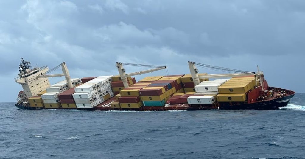 Ποσό «μαμούθ» αξιώνει η Ινδία από την MSC για τη βύθιση του MSC Elsa 3 – Υπό κράτηση πλοίαρχος και πλήρωμα