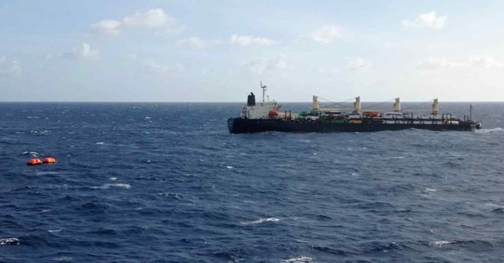Φορτηγό πλοίο βυθίστηκε στον Ινδικό ωκεανό - Το εγκατέλειψαν εγκαίρως και οι 21 ναυτικοί