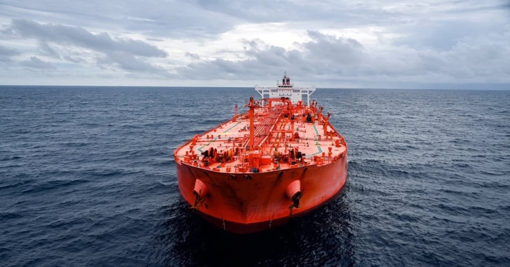 Δεξαμενόπλοιο VLCC που πλέει κοντά στο Ιράν εμφανίστηκε σε γεωργική περιοχή στην Ρωσία!