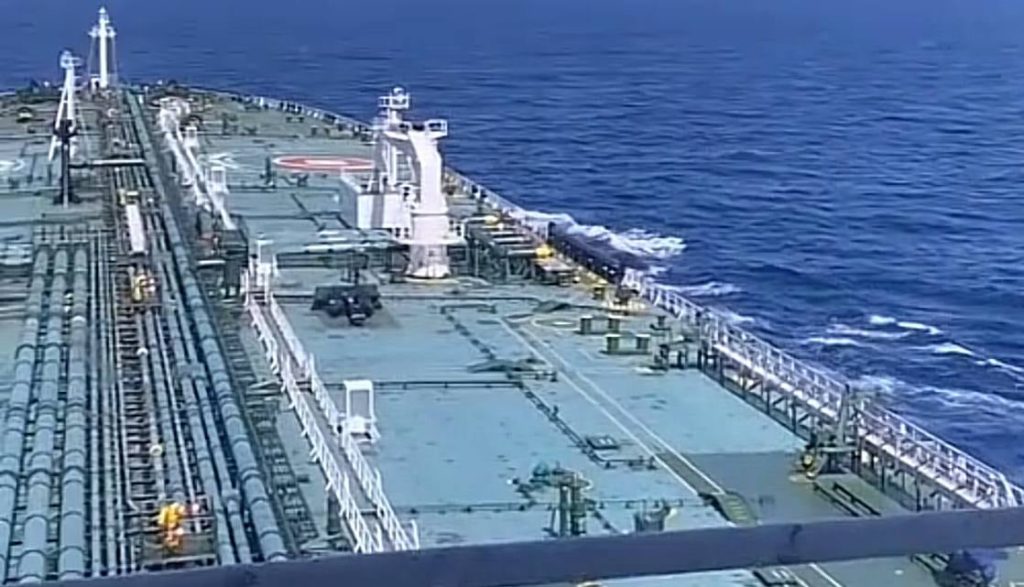 «Εγκλωβισμένοι στα Εμιράτα με 280,000 τόνους πετρέλαιο και η γέφυρα τυφλή δε λειτουργεί τίποτα»