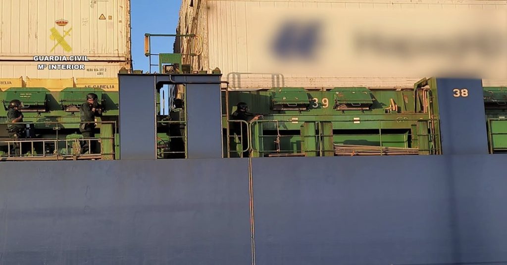 Ληστεία σε πλοίο εν πλω: Πήγαν να κλέψουν κοκαΐνη από καρτέλ- Άναυδοι οι αστυνομικοί