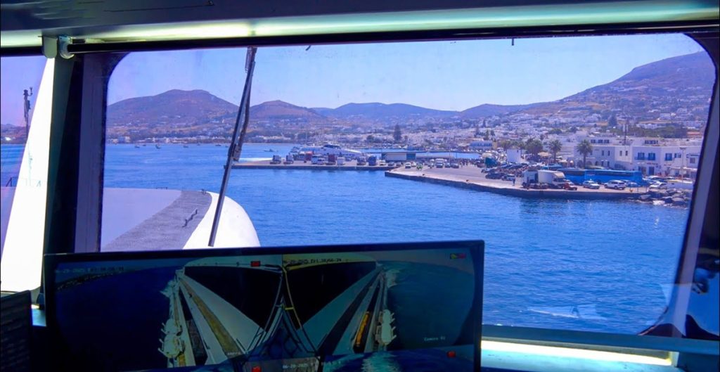 ΒΙΝΤΕΟ: Μανούβρα ακριβείας στην Πάρο μέσα από τη γέφυρα του Champion Jet 3