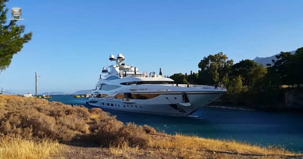 Στην διώρυγα της Κορίνθου το γιοτ των 150 εκ. δολαρίων - «Ζαλίζει» το κόστος λειτουργίας του