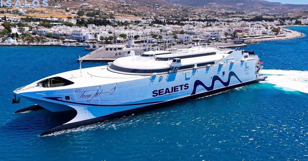 Παρθενική άφιξη του Tera Jet 2 στην Πάρο & ρεμέτζο 2 λεπτών! (video)