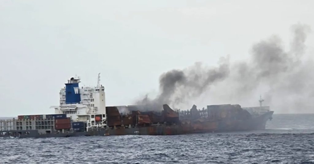 Wan Hai 503: Η πλωτή «βόμβα» που απειλεί με περιβαλλοντική καταστροφή