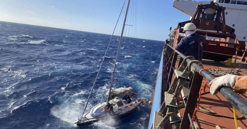 «Το Diamanta βυθιζόταν όταν φτάσαμε» – δύο ζωές σώθηκαν την τελευταία στιγμή (photo)