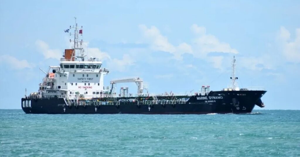 Σύγκρουση δεξαμενόπλοιου και ελληνόκτητου φορτηγού πλοίου ανοιχτά της Σιγκαπούρης- σε συναγερμό οι αρχές