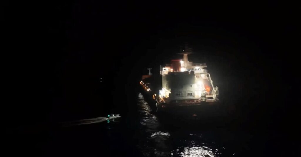 Ένας ναυτικός νεκρός, ένας τραυματίας και κανείς δεν τους ρώτησε αν ήθελαν να πάνε στον κόλπο του Άντεν