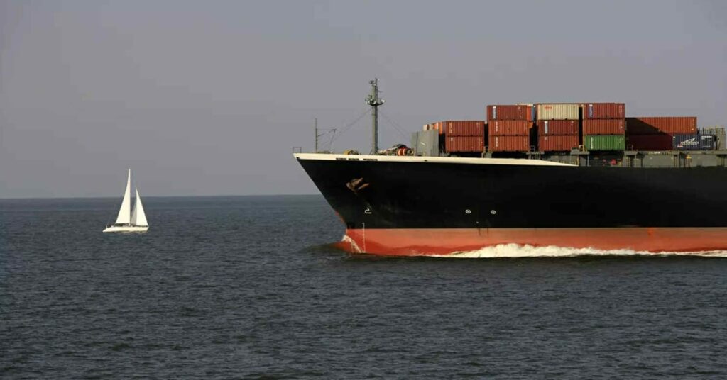 Άκουγε μουσική στη βάρδια και λίγα λεπτά μετά, συγκρούστηκε με ένα ιστιοφόρο