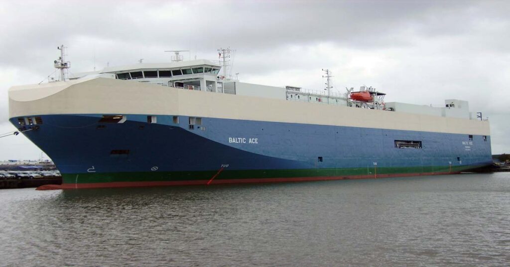 ΒΙΝΤΕΟ: Πώς απομακρύνθηκε από τον βυθό ένα ναυαγισμένο πλοίο Ro/Ro και τα 1400 αυτοκίνητα που μετέφερε