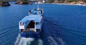 Το θρυλικό Οινούσσαι ΙΙΙ σε ένα μαγευτικό ρεμέτζο στις Οινούσσες (video) manouvra_ploiou_oinousses