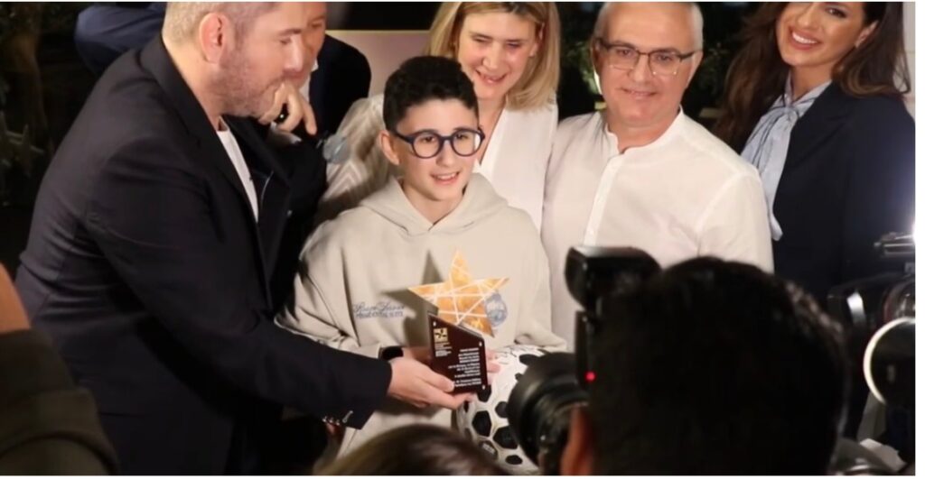 Λαμπερή εκδήλωση της ΠΕΠΙΕΘ: Οι τιμητικές πλακέτες στους αφανείς ήρωες της καθημερινότητας