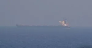 asfalistra_mavrh_thalassa