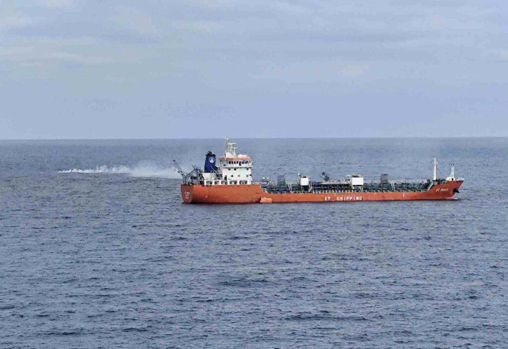 Ελληνικό δεξαμενόπλοιο διέσωσε ναυαγούς στην Μεσόγειο- το μήνυμα του Πλοιάρχου