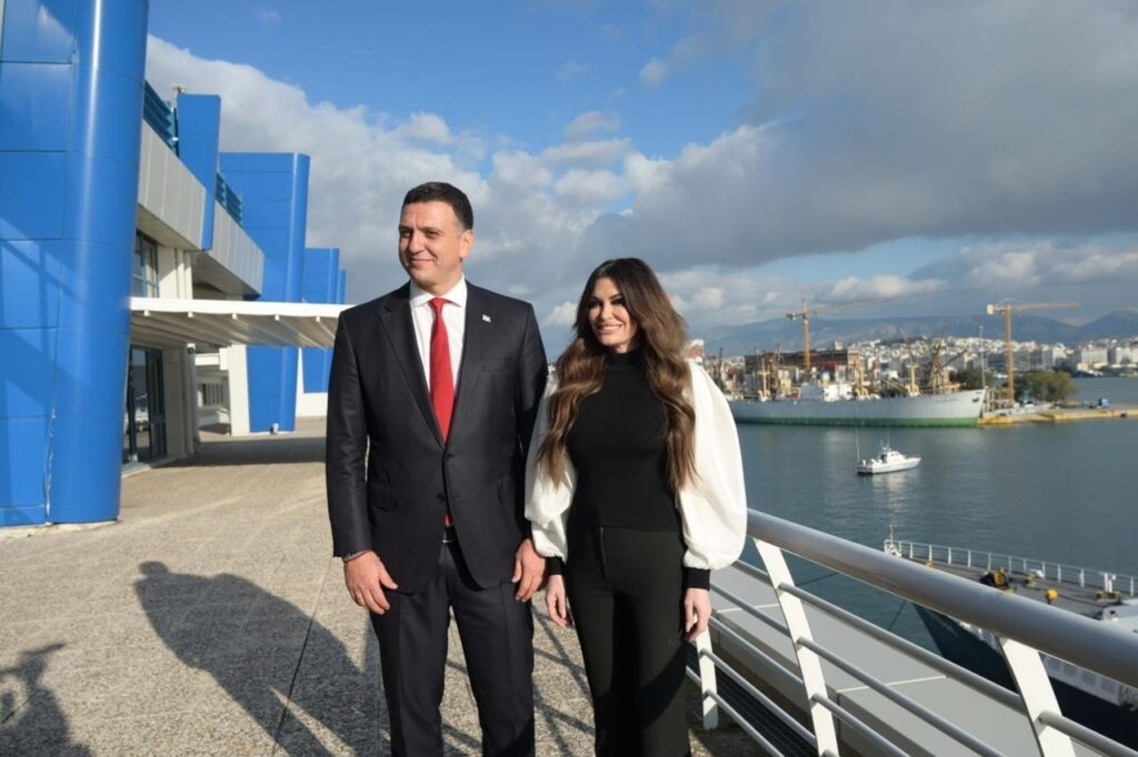 Β. Κικίλιας