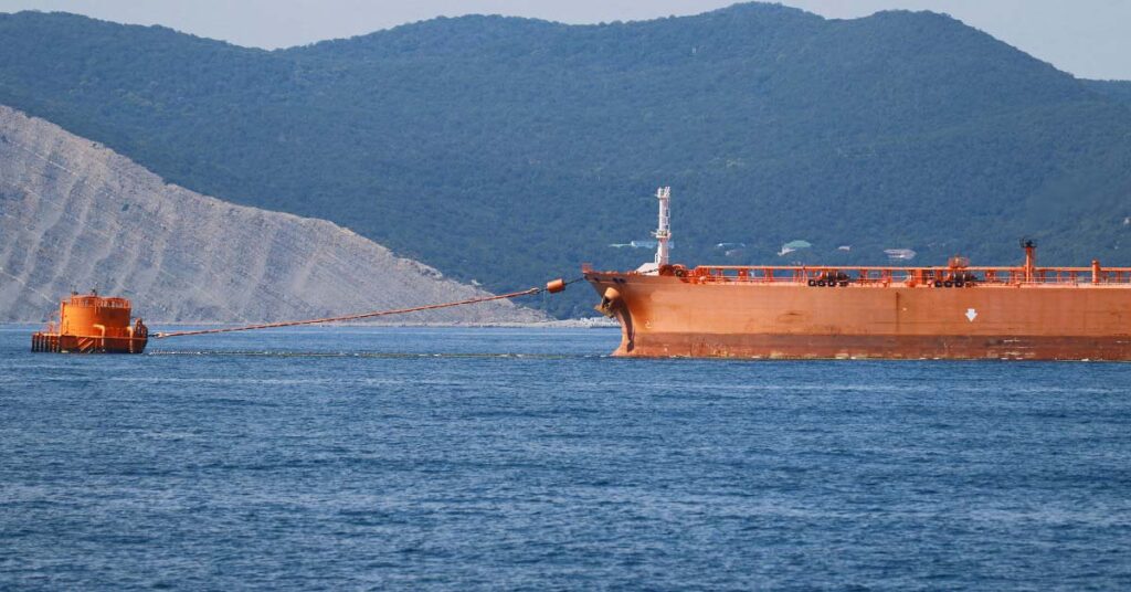 CPC : «Στοπ» στην εξαγωγή πετρελαίου από τον μεγαλύτερο τερματικό σταθμό στην Μαύρη Θάλασσα- Χτυπήθηκαν τα SPM