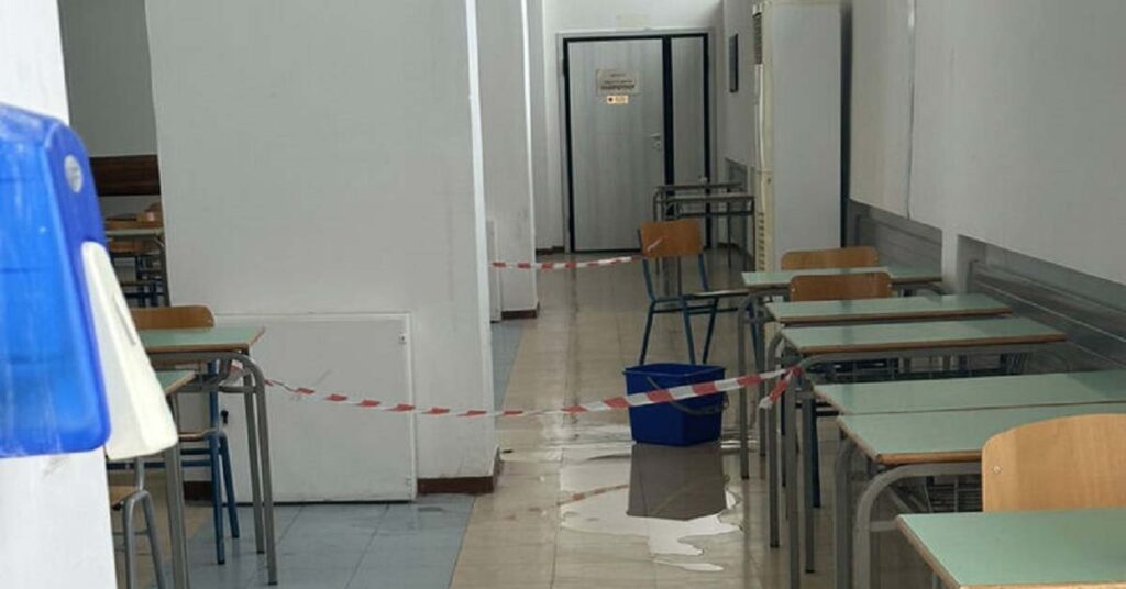 Πλημμύρισαν αίθουσες στην ΑΕΝ Ασπροπύργου