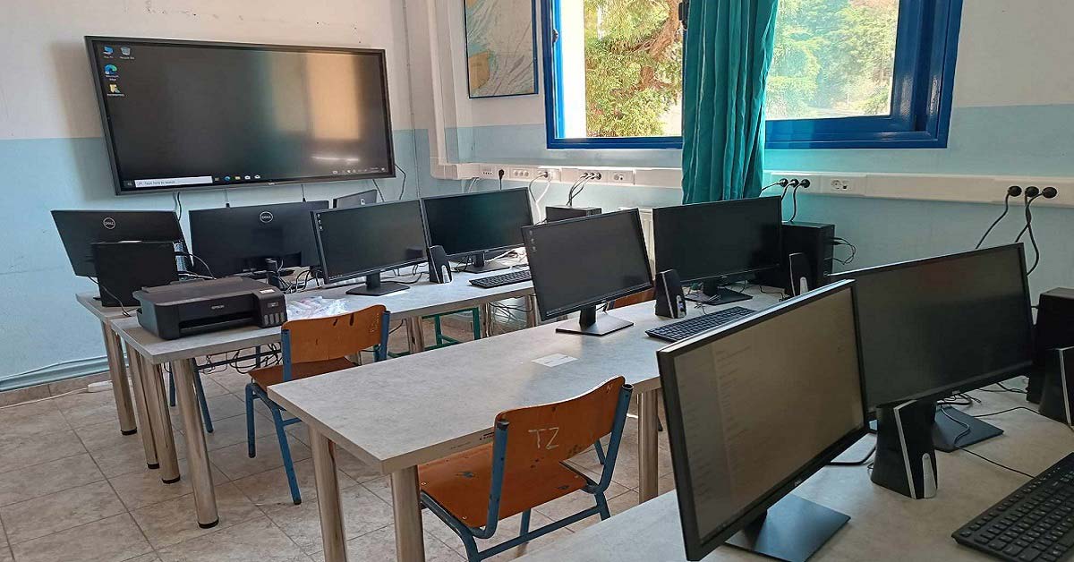 Ο δήμαρχος Οινουσσών Γιώργος Δανιήλ φέρνει στο προσκήνιο το ζήτημα της έλλειψης καθηγητών στο Ναυτικό ΕΠΑΛ του νησιού.