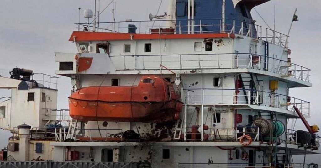 Ανθυποπλοίαρχος έχασε την ζωή του από επίθεση σε φορτηγό πλοίο