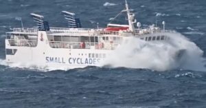 Το θρυλικό “Express Skopelitis” δαμάζει τα κύματα στο Αιγαίο