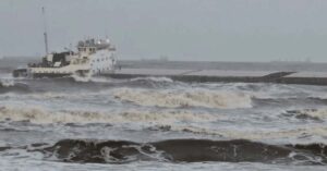 Δραματική η κατάσταση του πλοίου FENER – Αυξάνεται η κλίση και έχει μερικώς βυθιστεί