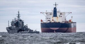 Στο στόχαστρο ο σκιώδης στόλος: κομάντος θα επιβιβάζονται σε δεξαμενόπλοια στην ανοικτή θάλασσα