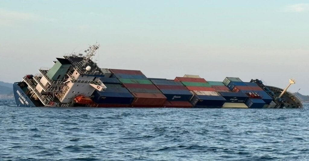 Συναγερμός στην Ταϊλάνδη: Πετρέλαιο από το ναυαγισμένο Sealloyd Arc φτάνει σε τουριστικές παραλίες