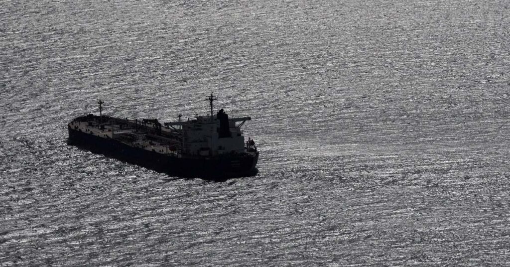 Με φουλ ταχύτητα διασχίζουν τα supertankers το Στενό του Ορμούζ