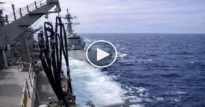 Η σύγκρουση των δύο πολεμικών πλοίων των ΗΠΑ σε ζωντανή μετάδοση