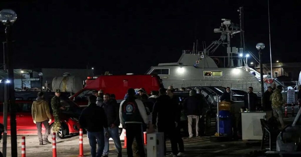 «Προς “επαγγελματίες” προστάτες: Οι Λιμενικοί σώζουν ζωές»