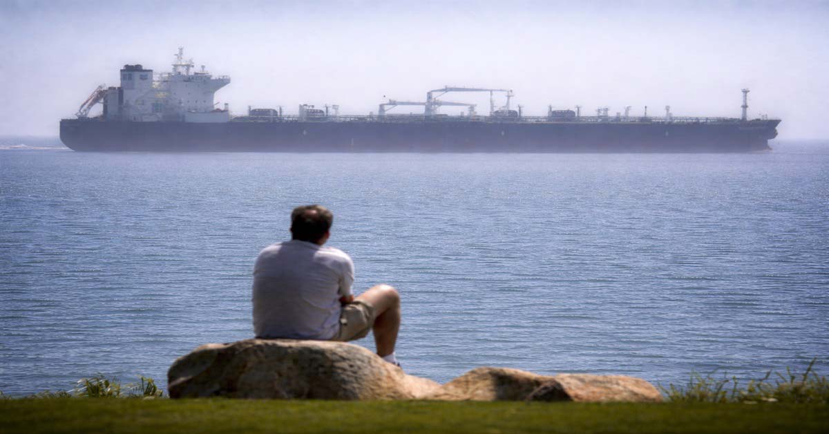 Γιατί η βενζίνη διανύει πάνω από 6.000 μίλια για να φτάσει στην Καλιφόρνια; Ο ρόλος των τάνκερ ξένης σημαίας