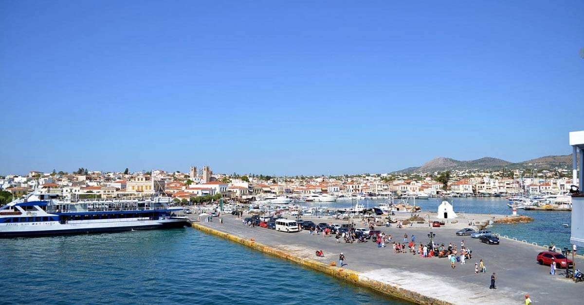 «Βράζει» η Αίγινα: Διακοπή σύμβασης από τον ΕΟΠΥΥ αφήνει το νησί χωρίς αιμοκάθαρση