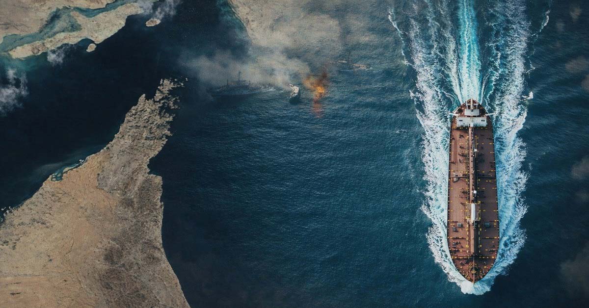 Είναι αλήθεια ότι οι εφοπλιστές στέλνουν τα πλοία τους στο Ορμούζ επειδή “καλύπτονται από τις ασφάλειες”;