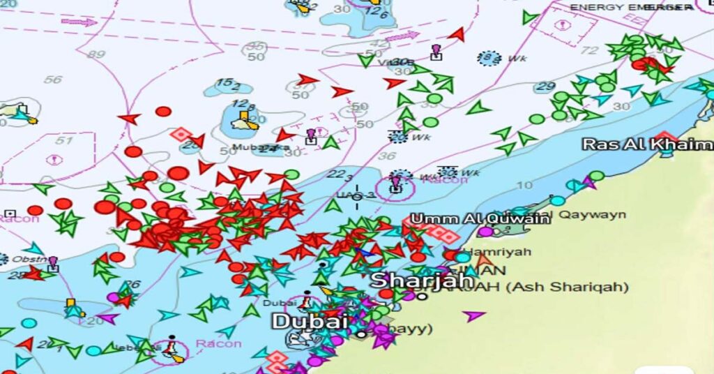 Χιλιάδες ναυτικοί παραμένουν εγκλωβισμένοι στον Περσικό Κόλπο - Τι γίνεται με τις προμήθειες τους;