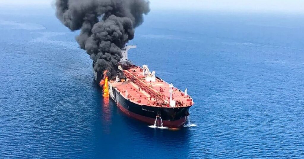 Τουρκικό δεξαμενόπλοιο με 140.000 τόνους πετρελαίου χτυπήθηκε από drone στα ανοιχτά των Στενών του Βοσπόρου