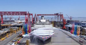 Η Κίνα έριξε στο νερό το δεύτερο mega κρουαζιερόπλοιο και αμφισβητεί τους παραδοσιακούς γίγαντες του κλάδου