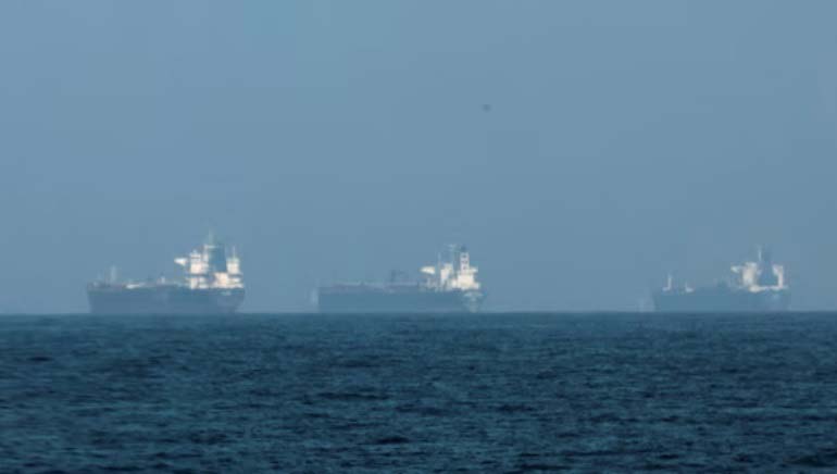 3.200 πλοία παγιδευμένα στον Περσικό Κόλπο καθώς ο πόλεμος Ιράν και ΗΠΑ-Ισραήλ παραλύει τη ναυτιλία