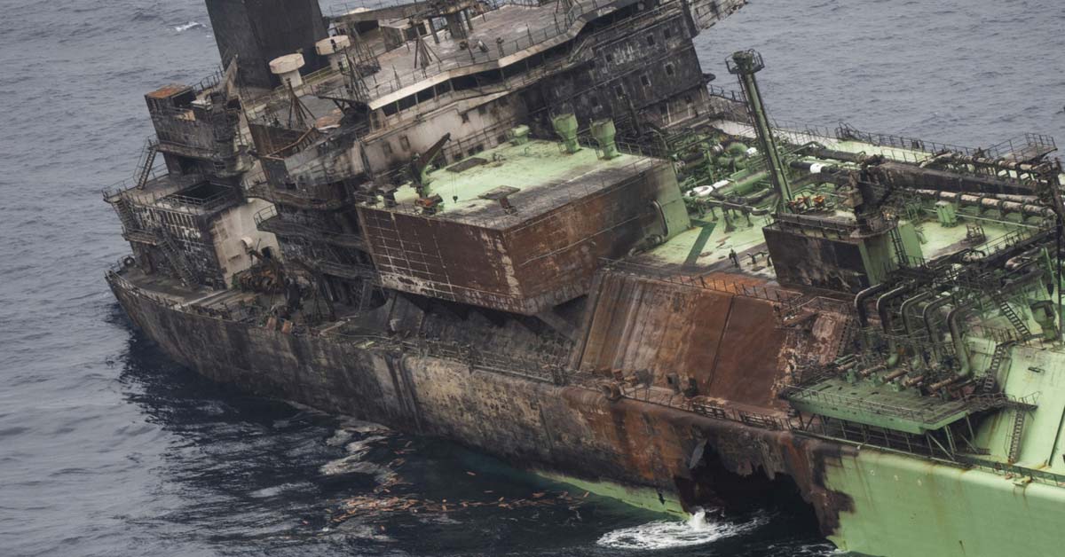 Προς τη Λιβύη κατευθύνεται το καμένο Arctic Metagaz – Το σχέδιο διάσωσης