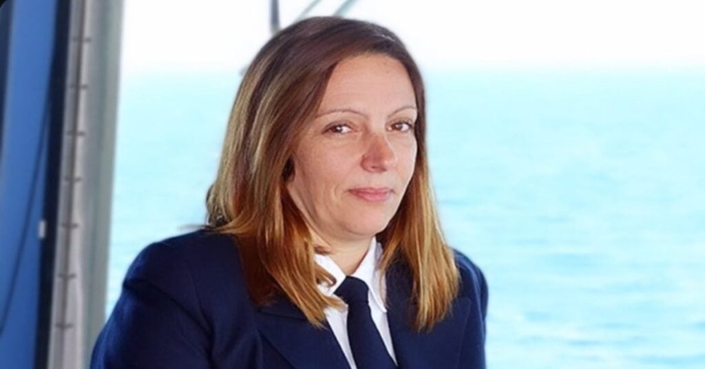 Χρυσούλα Λιανού: Από τη Νάξο στη Γέφυρα – μια γυναίκα που χαράζει πορεία στην ακτοπλοΐα