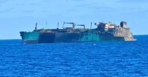 Θρίλερ με το κατεστραμμένο LNG carrier Arctic Metagaz – Κατευθύνεται ακυβέρνητο προς τη Μάλτα
