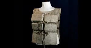 titanic_vest_