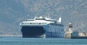 Το πρώην Highspeed 4 επέστρεψε στον Πειραιά με νέο όνομα και νέα χρώματα