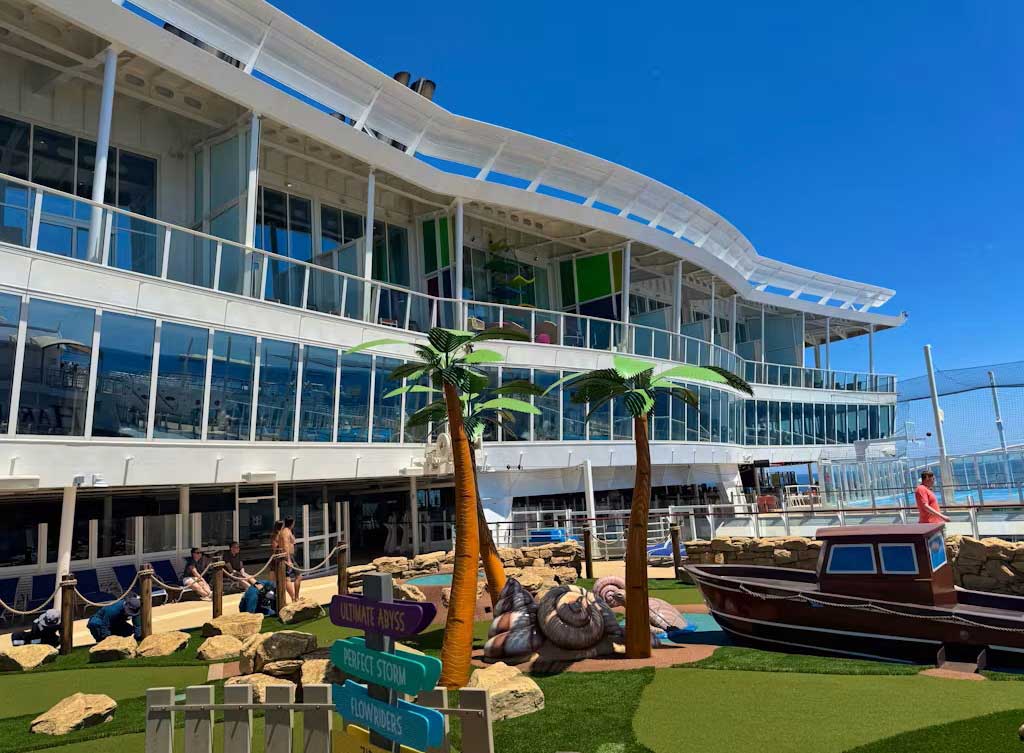 Η Royal Caribbean μετέτρεψε το Harmony of the Seas σε πλωτό Λας Βέγκας